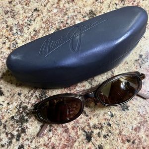 Maui Jim Vintage Small  Sunglasses With Case